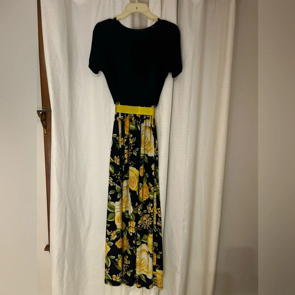 Navy Blue and Yellow Floral Dress - Picture 5 of 6